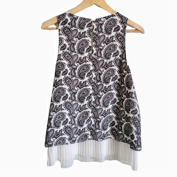 Banana Republic Paisley Tank Size Medium - Picture 2 of 4